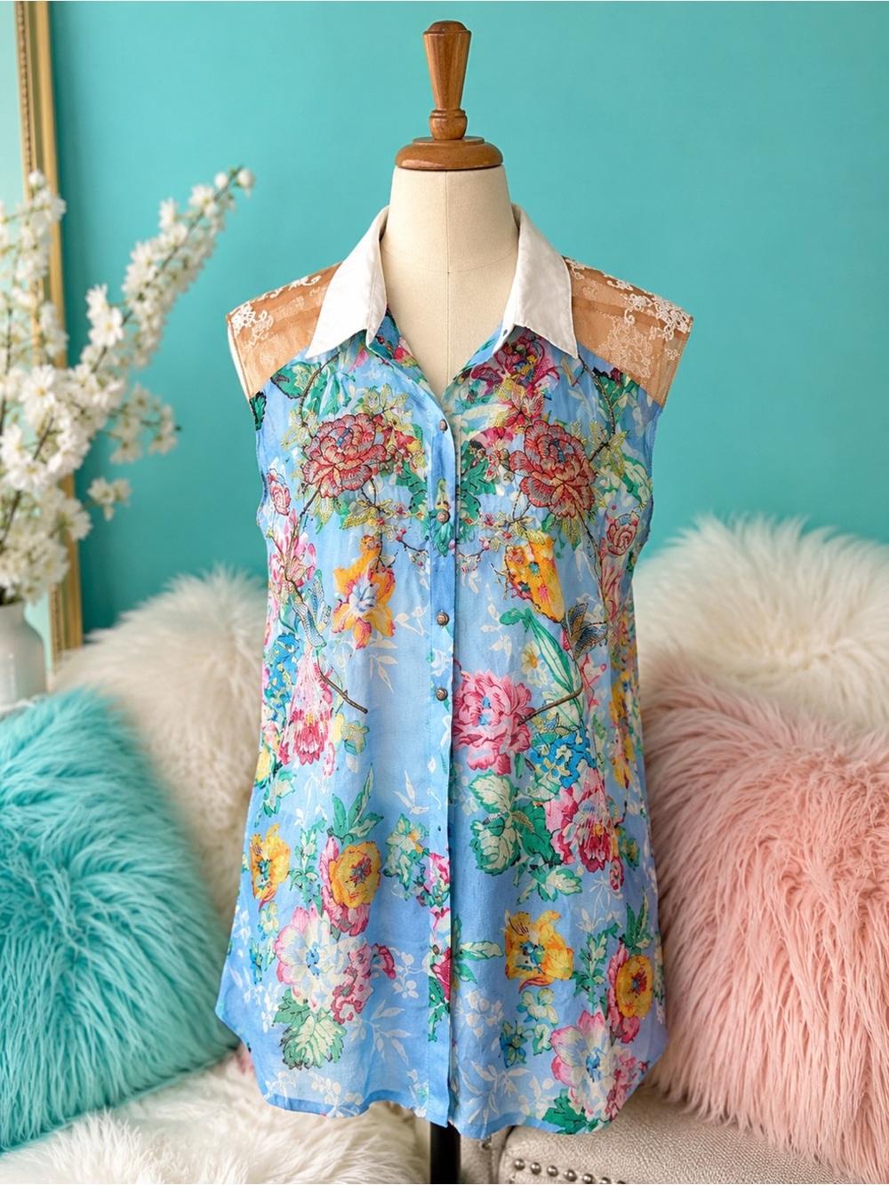 Aratta Blue Floral Embroidered Sleeves Button front Top NWT Size L Boho